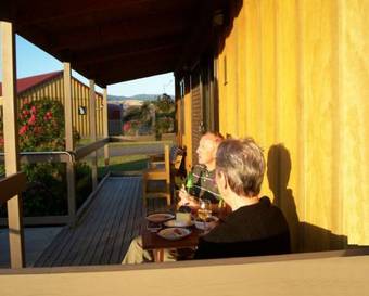 Longbourne Lodge Motel