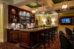 Hotel Trianon Bonita Bay