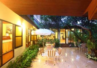 Hotel Phuwanalee Resort