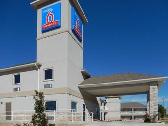 Hotel Studio 6 Yukon