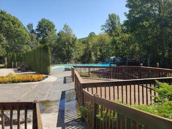 Hotel The Chateau Resort