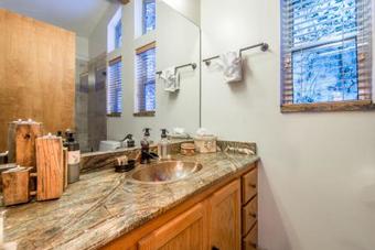 Creekside Cabin