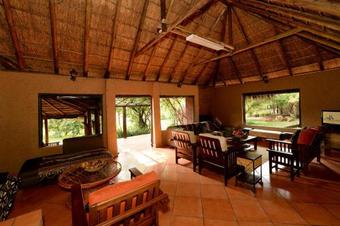 Ikhaya Lamadube Game Lodge