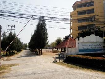 Hotel Cha-am Royal Beach