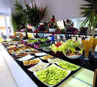 Monna Roza Beach Hotel