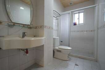 Hotel Music House Homestay