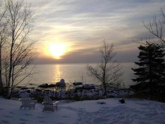 Hotel Cove Point Lodge