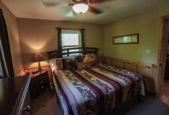 Outback - Hocking Hills Cabin