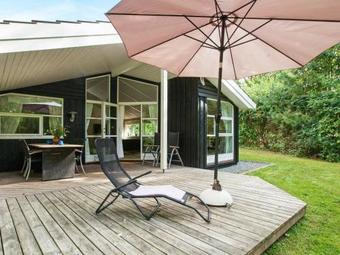 Five-bedroom Holiday Home In Juelsminde 1