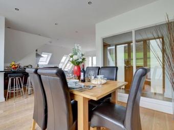 Apartment Penthouse At Pointview