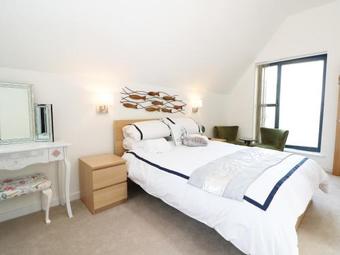 7 Ocean Gateway, Hythe