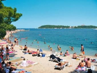 Holiday Home Dora (roj471)