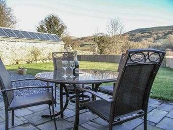 Y Bwythyn At Henfaes