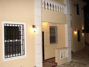 Hotel Metro Residences