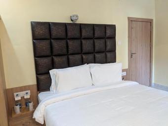 Hotel The River Front Resort