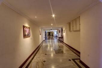 Spot On 33415 Hotel Oriental Towers