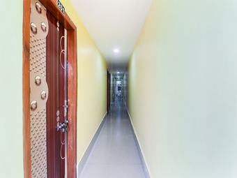 Oyo 27073 Hotel Grand Silicon