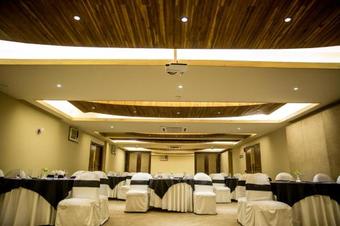 Hotel Aravali Resorts