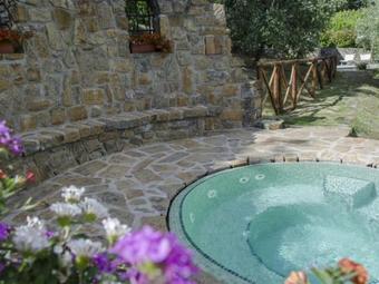 Grezzano Villa Sleeps 14 Pool Wifi