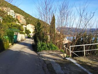 Novi Seafront House