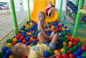 Azimut Hotel Prometey Nebug