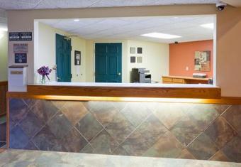 Hotel Paynesville Inn & Suites