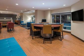 Hotel Towneplace Suites By Marriott Hays