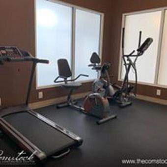 Hotel Comstock Inn & Conference Center