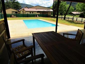 Hostal Kamberg Mountain Shadows