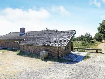 Three-bedroom Holiday Home In Ringk�bing 1