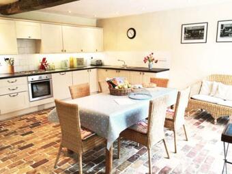 Banningham Coach House