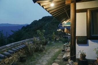 Bed & Breakfast Tea Field Guest House