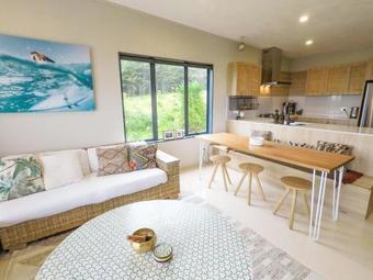 Coast Retreat Muriwai - Walk To The Beach!