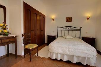 Poco Das Canas Villa Sleeps 6 Air Con