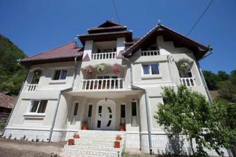 Hostal Pensiunea Badea Gheorghe Agro
