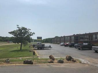 Motel Mid Continent Inn