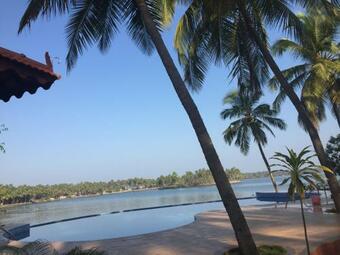 Hotel Paradise Lagoon