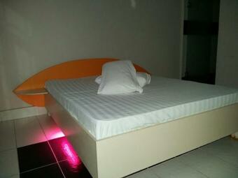 Motel "?????"
