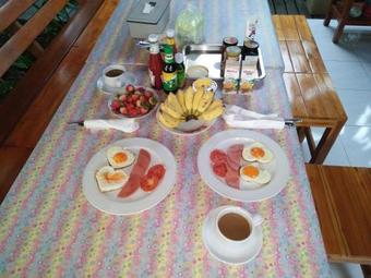 Hostal Romyen House
