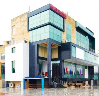 Hotel Neelam Palace
