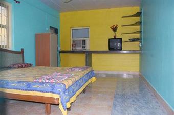 Room Stay -yellow House Beach