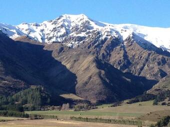 Bed & Breakfast Romantic Yurt, Stunning Mtn Views, Nr Wanaka