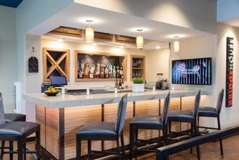 Hotel Towneplace Suites By Marriott Louisville North