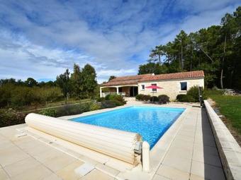 Elite Holiday Home With Private Pool In Montclera France