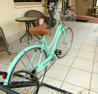 Hotel Crows Nest Tourist Park