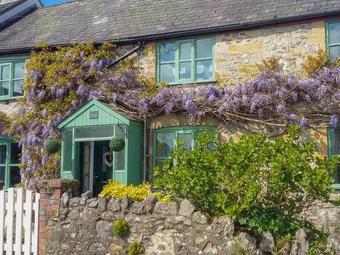 2 Wisteria Cottages, Chard