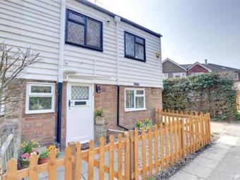 Charming Holiday Home In Cranbrook With Fireplace