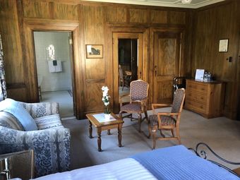 Bed & Breakfast The Latch Inn And Restaurant