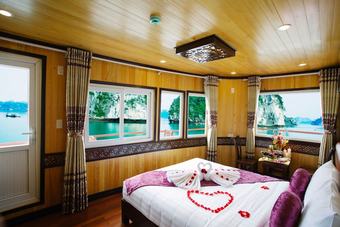 Halong Cristina Diamond Cruise