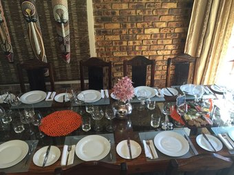 Hotel Ikwekwezi Guest Lodge